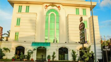 Façade de lâhĂ©bergement - soirĂ©e/nuit