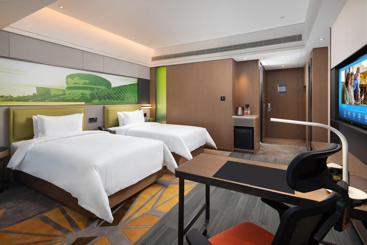 Comfort Twin Room | Minibar, desk, blackout drapes, free WiFi