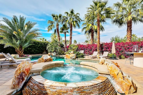 Casa Del Sol - Private Courtyard w/ Pool & Incredible views of PGA West. #241306 5br