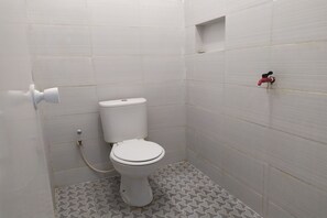 Standard Twin Room | Bathroom