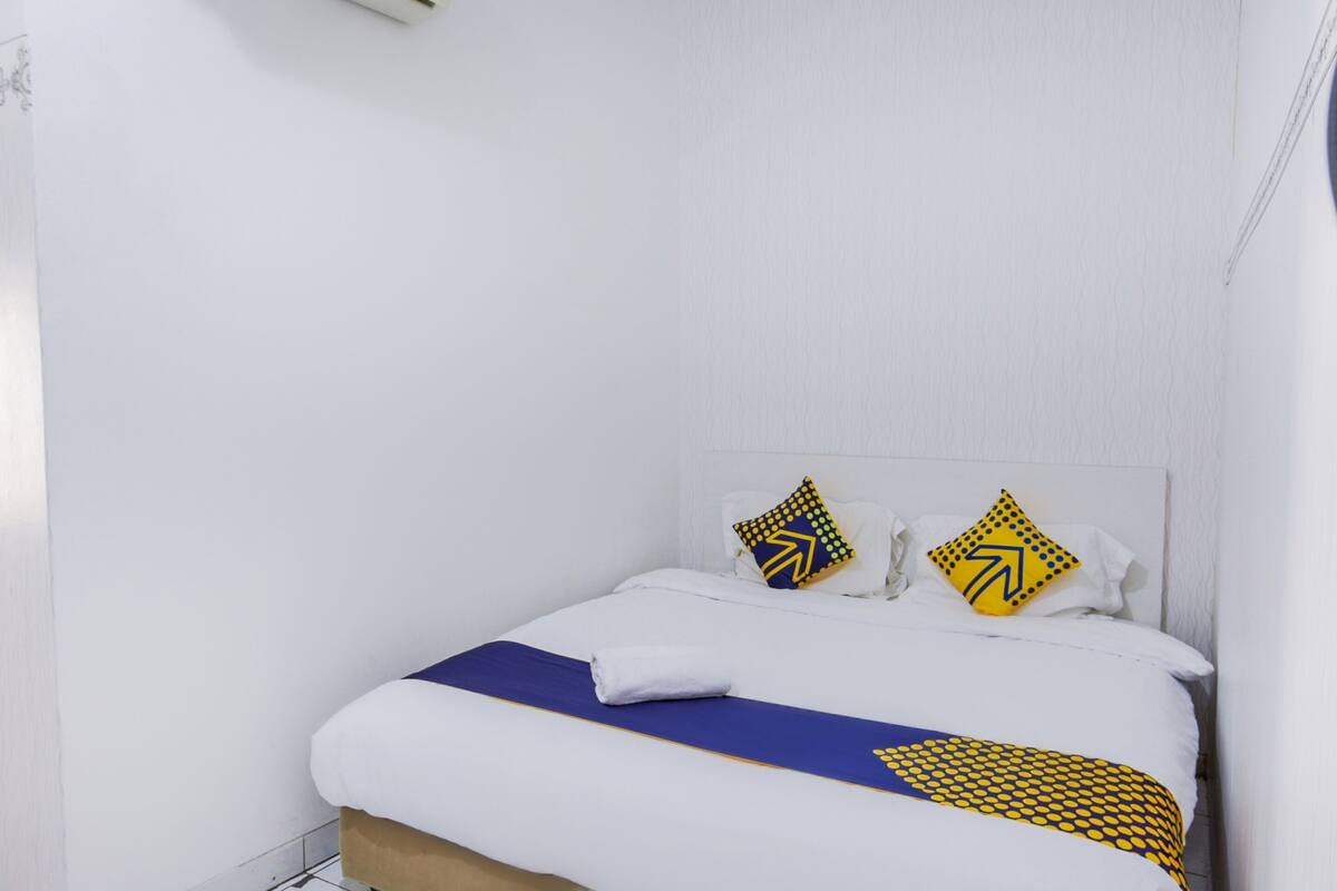 Habitación básica doble | Escritorio, wifi gratis y ropa de cama
