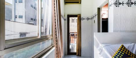 デラックス ダブルルーム | デスク、WiFi (無料)、ベッドシーツ