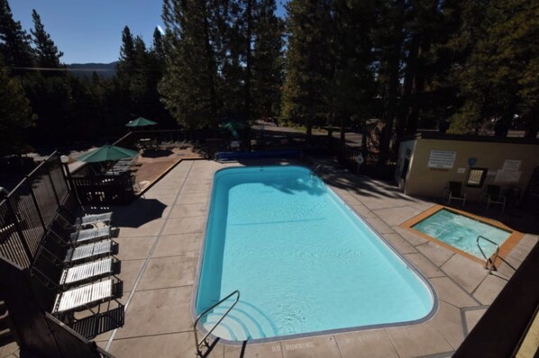 Piscine extérieure, piscine chauffée