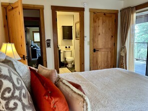 5 bedrooms, desk, iron/ironing board, free WiFi