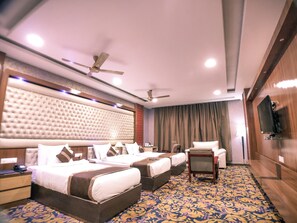 Executive Room | Soundproofing, free WiFi, bed sheets - Hotel Vishnu Empire (Huzur)