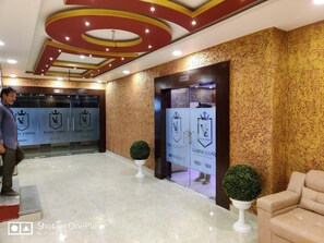 Interior - Hotel Vishnu Empire (Huzur)