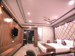 皇家雙人房 | 隔音、免費無線上網