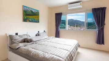 4 bedrooms, iron/ironing board, WiFi, bed sheets