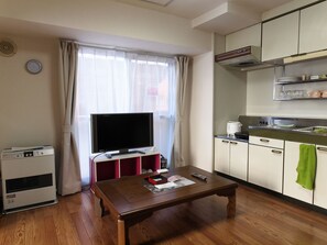 Room (208) | In-room dining