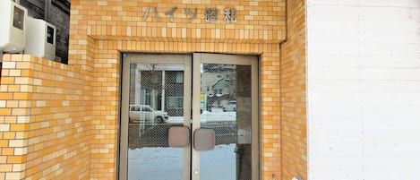 숙박 시설 입구