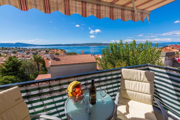 Outdoor dining - Holiday apartment mit Klimaanlage und Meerblick (Selce)