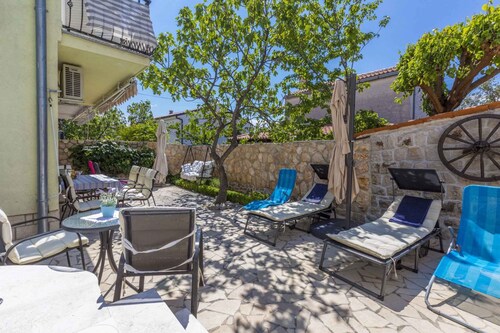 Holiday apartment mit Klimaanlage und Balkon