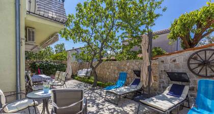 Holiday apartment mit Klimaanlage und Balkon