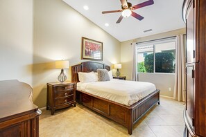 3 slaapkamers, een strijkplank/strijkijzer, internet, beddengoed