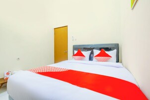 Deluxe Double Room | Free WiFi, bed sheets