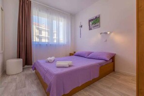 3 bedrooms, Internet