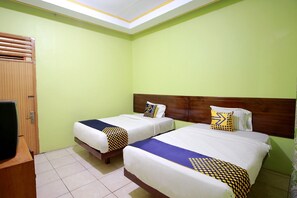 Habitación básica con 2 camas individuales