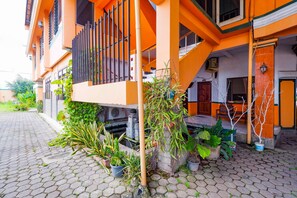 Exterior detail - OYO 2855 Sartika Hotel Pati (Pati)