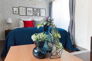 1 bedroom, individually decorated, individually furnished, desk