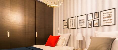 1 chambre, décor unique, ameublement unique, bureau