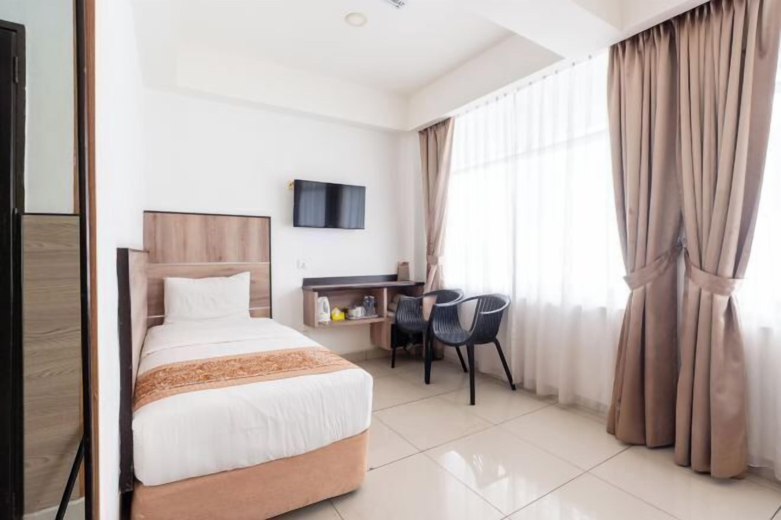 In-room safe, desk, free WiFi, bed sheets