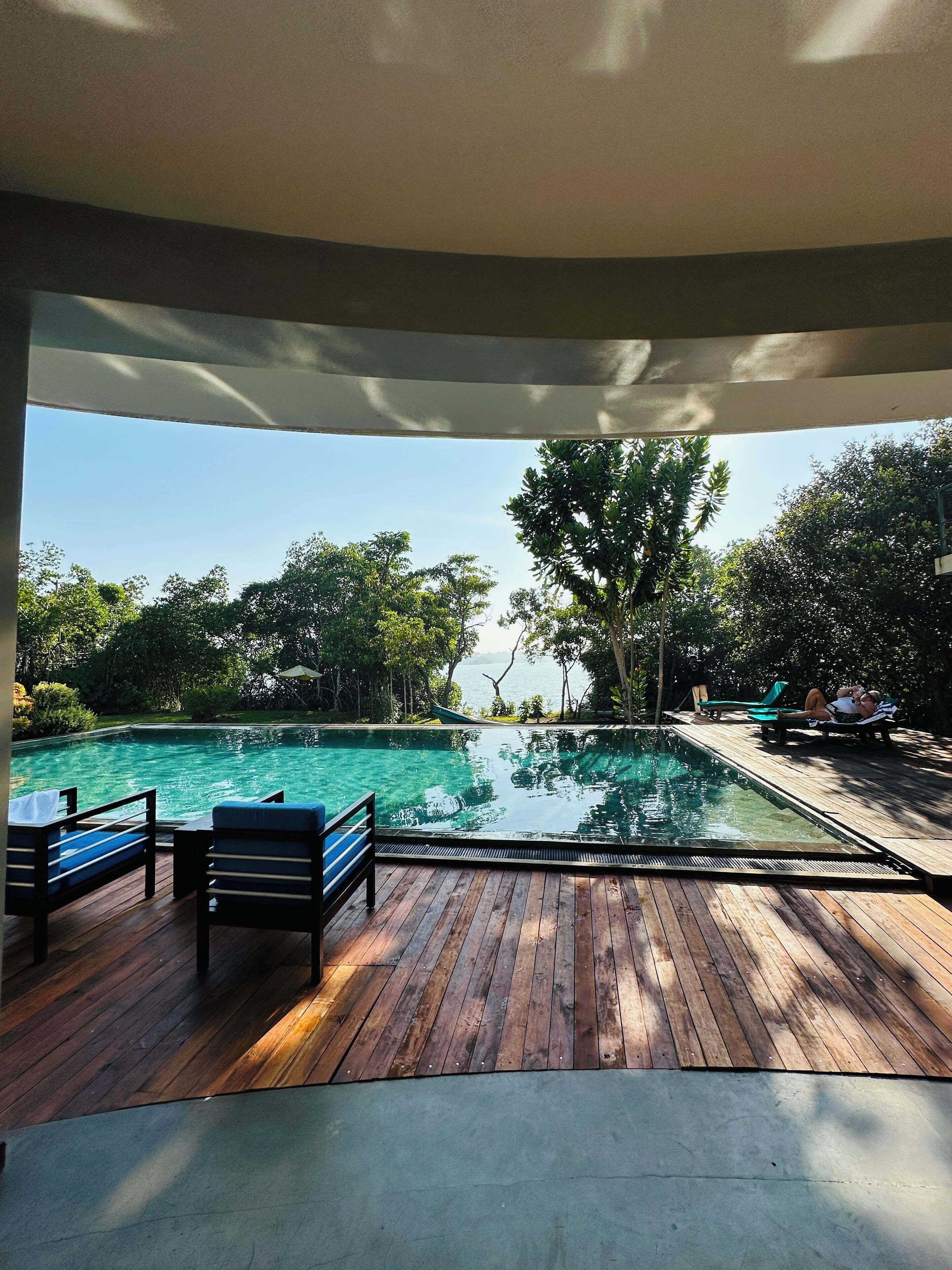 Hồ bơi ngoài trời 