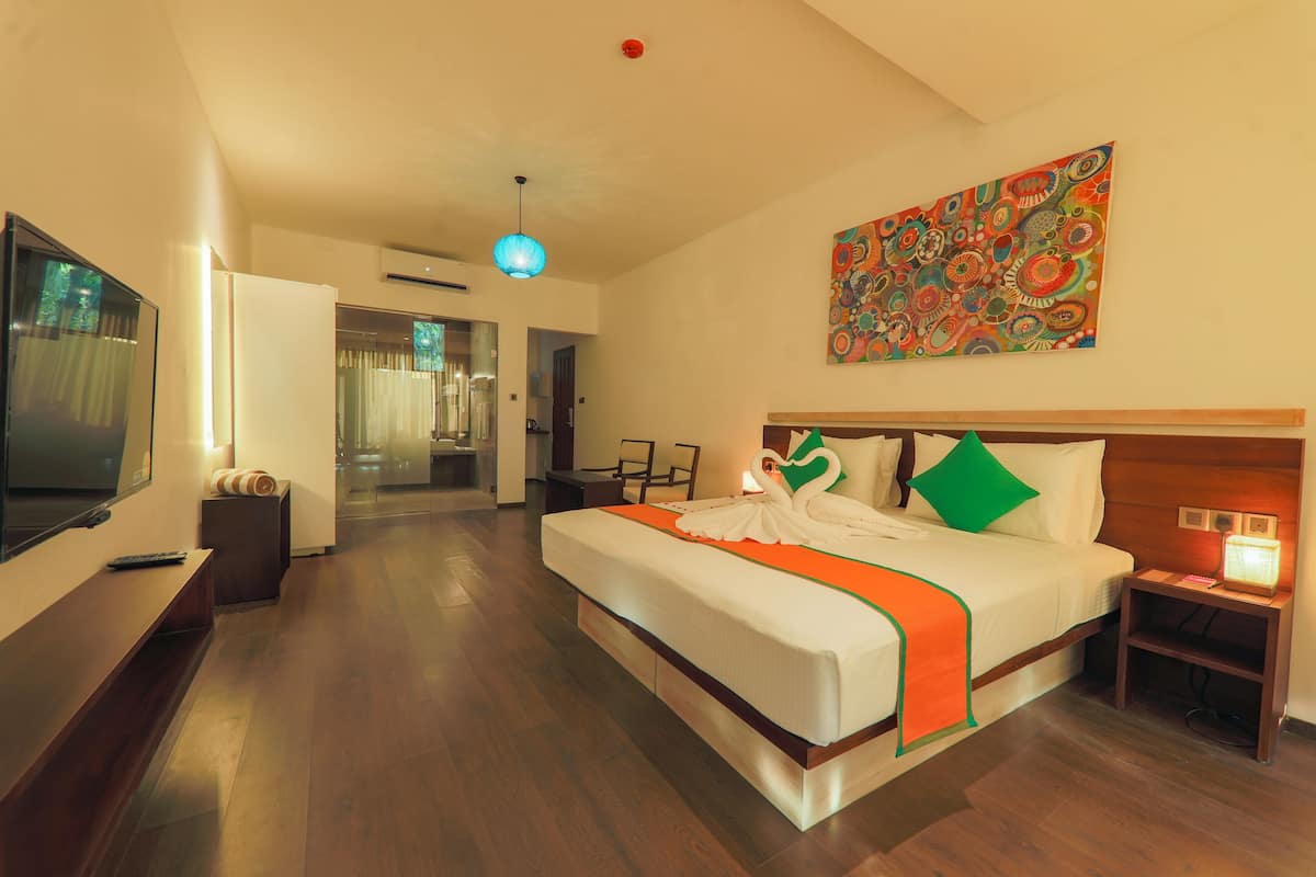 Bộ đồ giường cao cấp, minibar, két bảo mật tại phòng