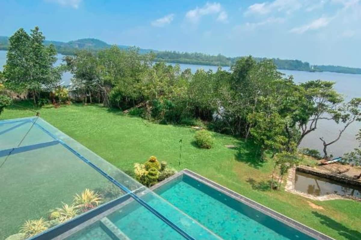Moi Presidential Suite with Lake View and Balcony | Bộ đồ giường cao cấp, minibar, két bảo mật tại phòng