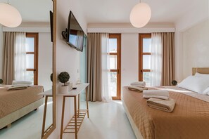 3 slaapkamers, een kluis op de kamer, een strijkplank/strijkijzer, wifi