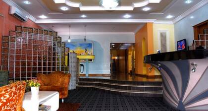 LaMaison Hotel