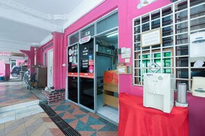 Property entrance - OYO 89984 Noris Wang Homestay (Lumut)