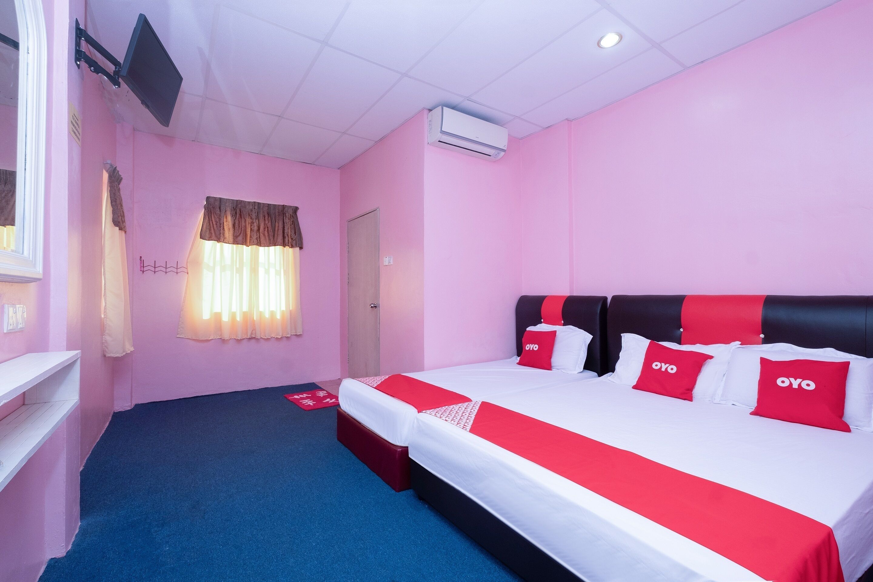 Free WiFi, bed sheets