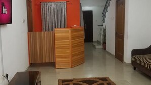 Imej tidak diklasifikasikan, 2 daripada 8, butang