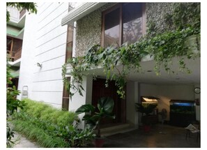 Front of property - Ambrosia Guest House (Dhaka)