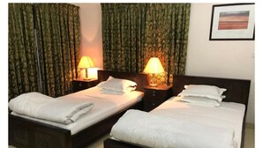 Standard Single Room, 1 Twin Bed, Smoking, Garden View | Desk, laptop workspace, soundproofing, WiFi (free) - Ambrosia Guest House (Dhaka)