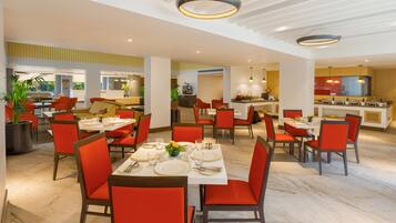 Se sirven desayunos, almuerzos y cenas