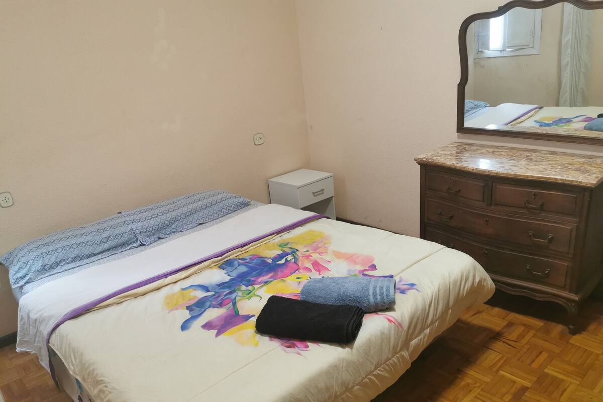 Camas extra, wifi gratis y ropa de cama