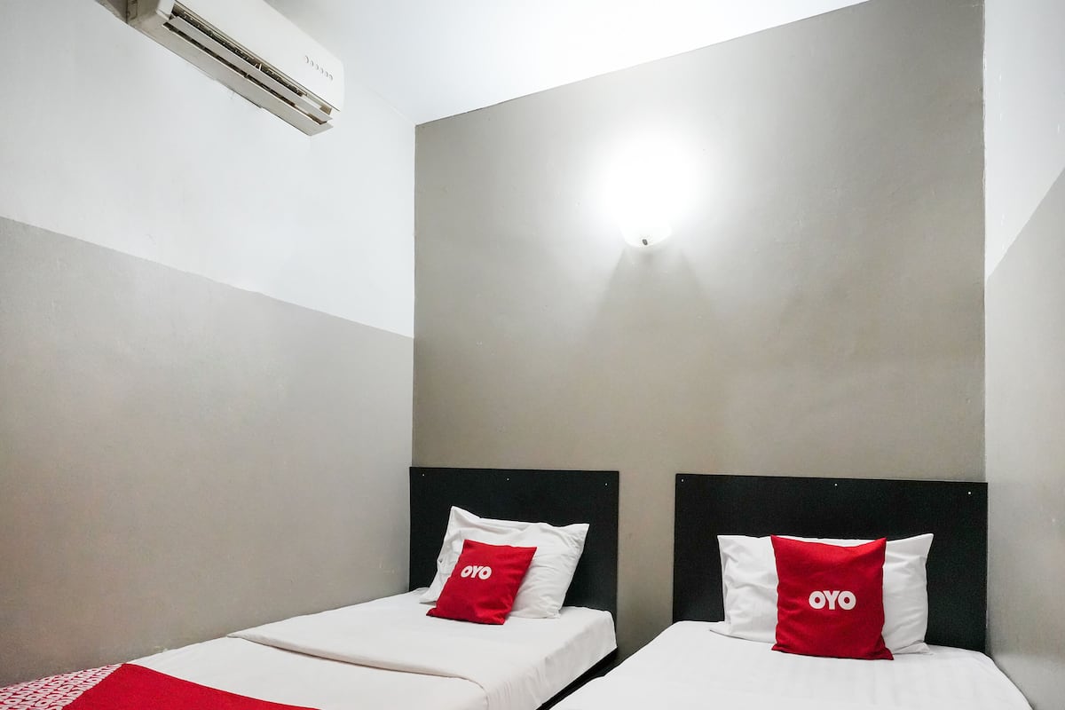 Standard Twin Room | 1 bedroom, desk, free WiFi, bed sheets