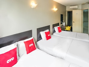 Suite familiar | Escritorio, wifi gratis y ropa de cama 