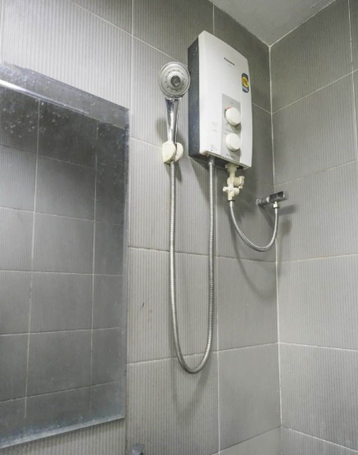 Ducha y cabezal de ducha tipo lluvia