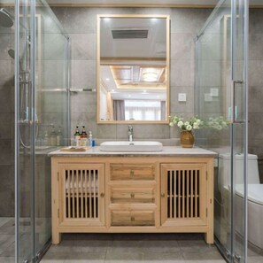 Exclusive-Zweibettzimmer | Badezimmer