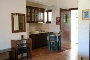 Fridge, stovetop, electric kettle, toaster