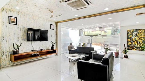 Lobby sitting area - FabHotel Yesmark III (Hyderabad)