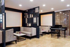 51-inch LCD TV with satellite channels - Four Sides Sisli (Istanbul)