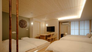 スタンダードルーム6人部屋 | ノートパソコン用作業スペース、遮光カーテン、アイロン / アイロン台、WiFi (無料)