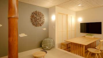 Kamar Standar (for 6 Guests) | Didekorasi berbeda-beda dan dilengkapi dengan perabotan berbeda-beda