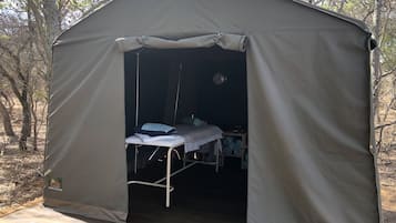 Couples treatment room(s), body treatments, deep-tissue massages
