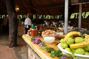 Free daily buffet breakfast - Honeyguide Khoka Moya Camp (Bushbuckridge)