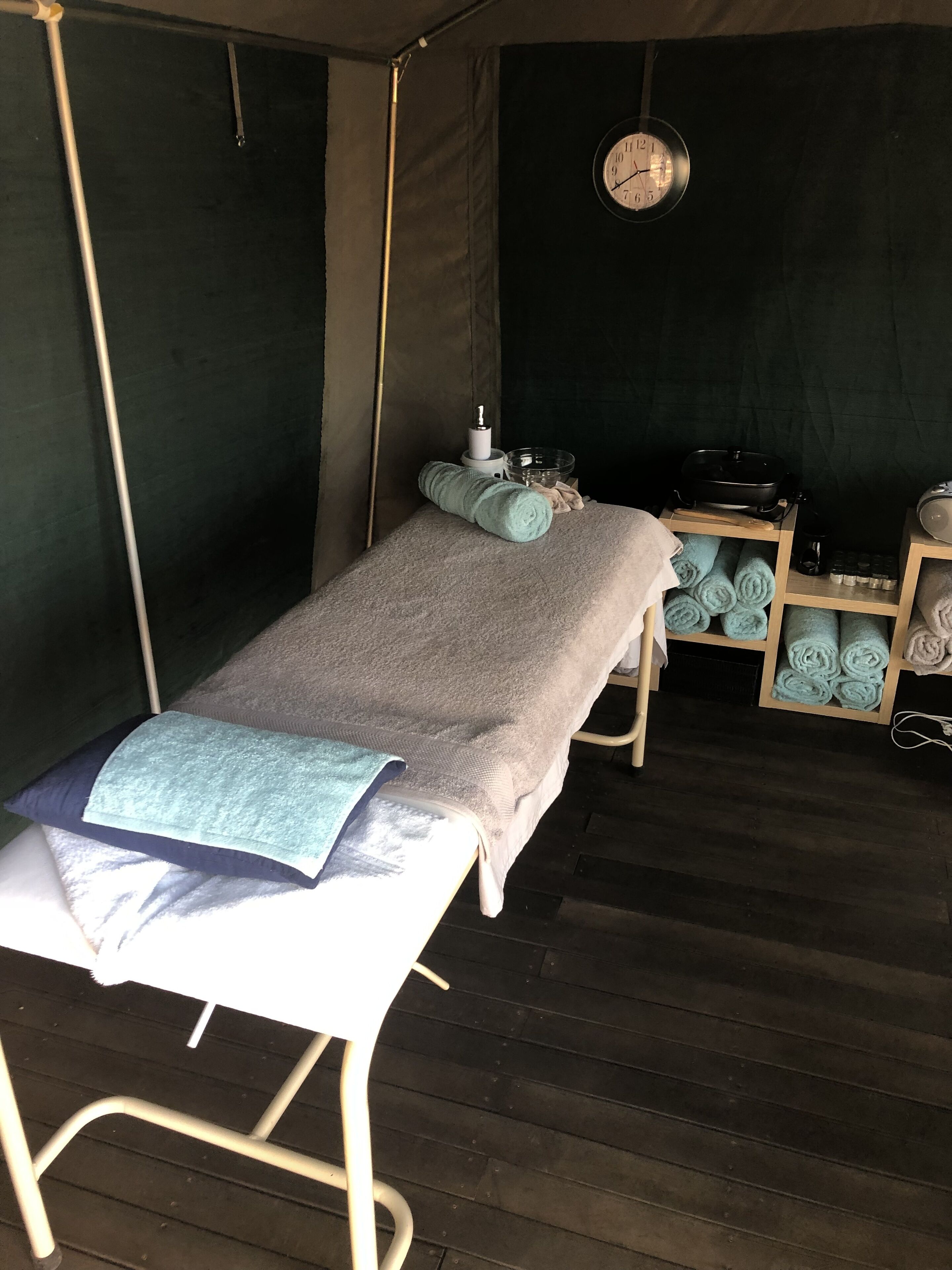 カップル用トリートメントルーム、ボディ トリートメント、ディープティシュー マッサージ