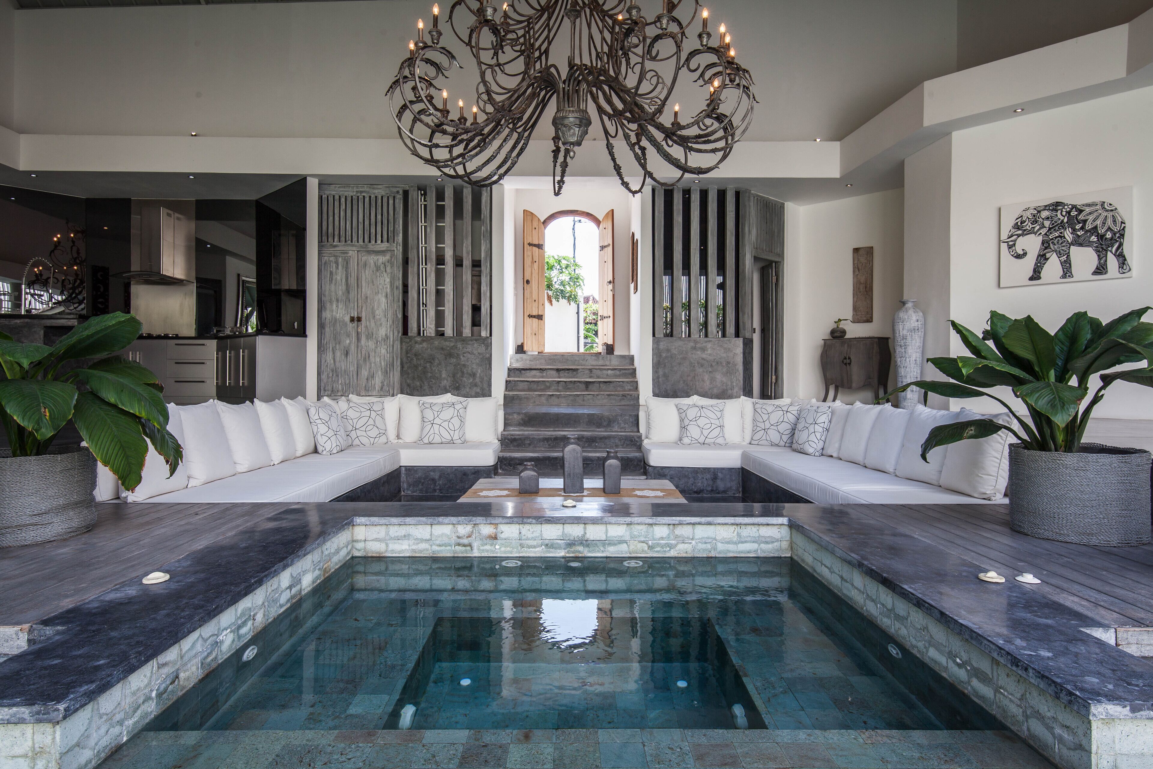 Außenpool, Liegestühle